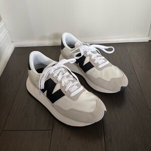NWT New Balance 237 | white grey